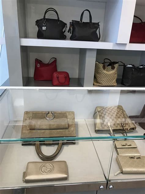 gucci outlet secaucus hours|gucci clearance bags.